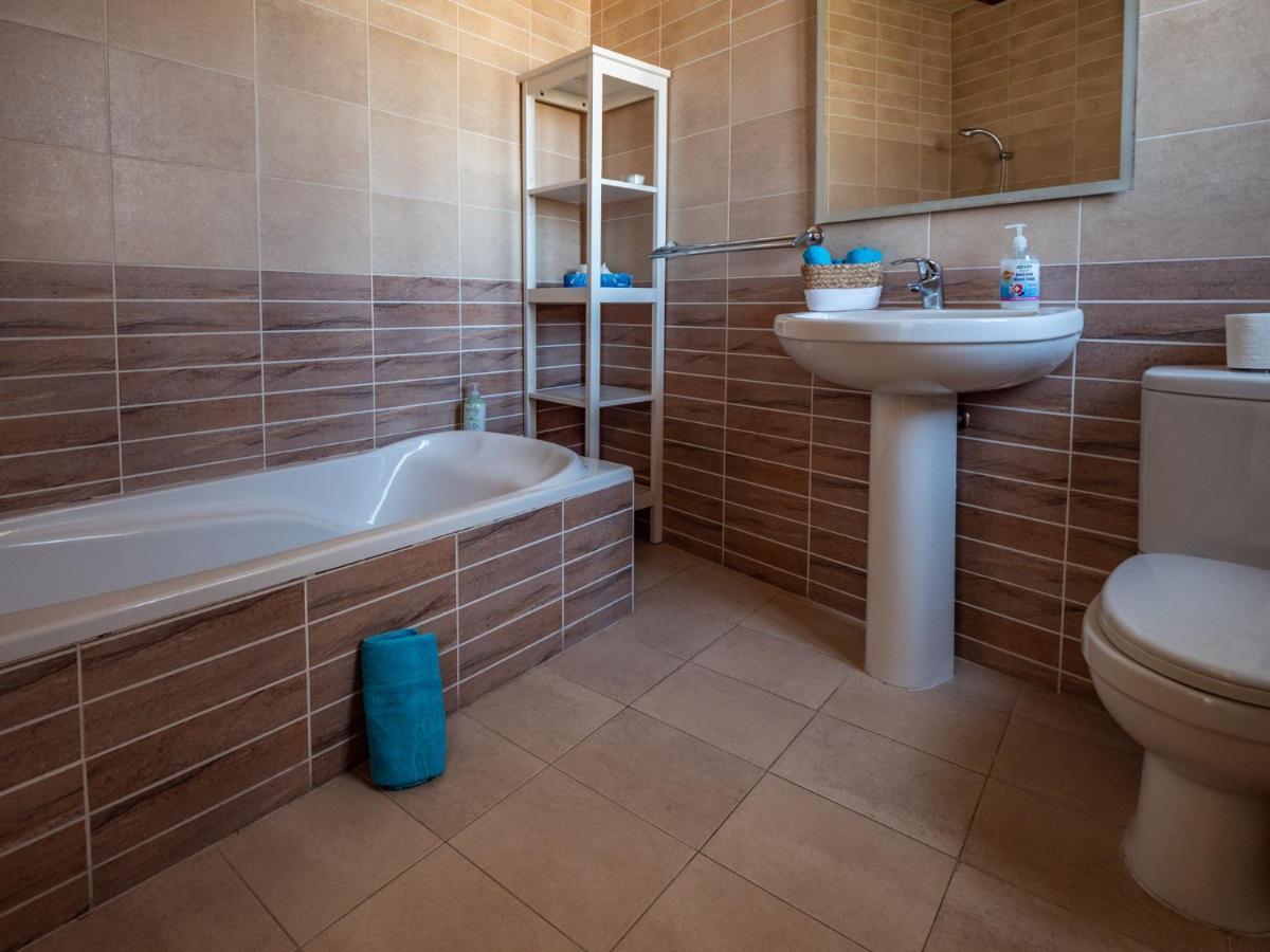 250 Yo Tal-bambinu Boutique Xagħra