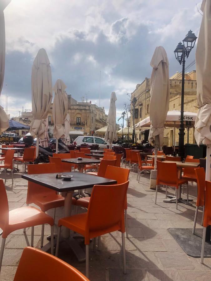 250 Yo Tal-bambinu Boutique Xagħra